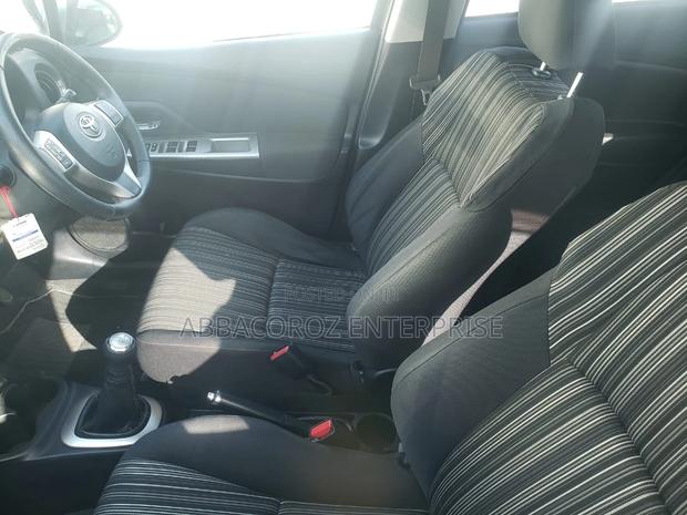 Toyota Vitz 1.5 FWD 5dr 2015 Gray