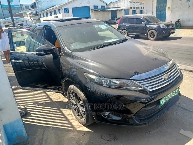 Luxury 2016 Toyota Harrier 2.0 Black - Perfect for Families