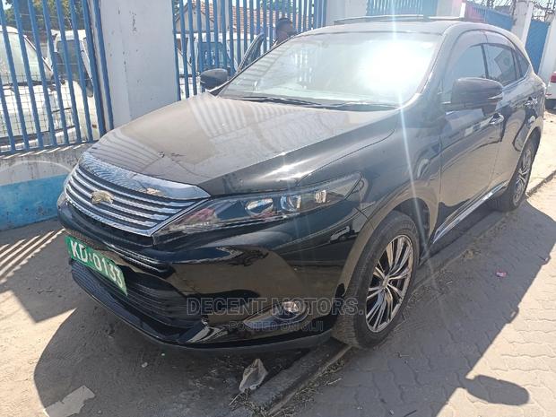 Luxury 2016 Toyota Harrier 2.0 Black - Perfect for Families