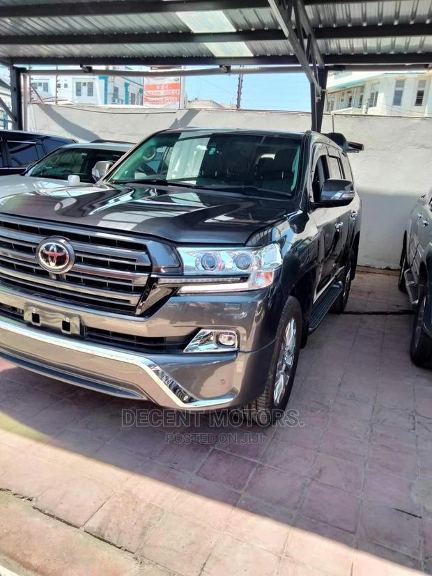 2017 Toyota Land Cruiser - Gray, Premium Edition