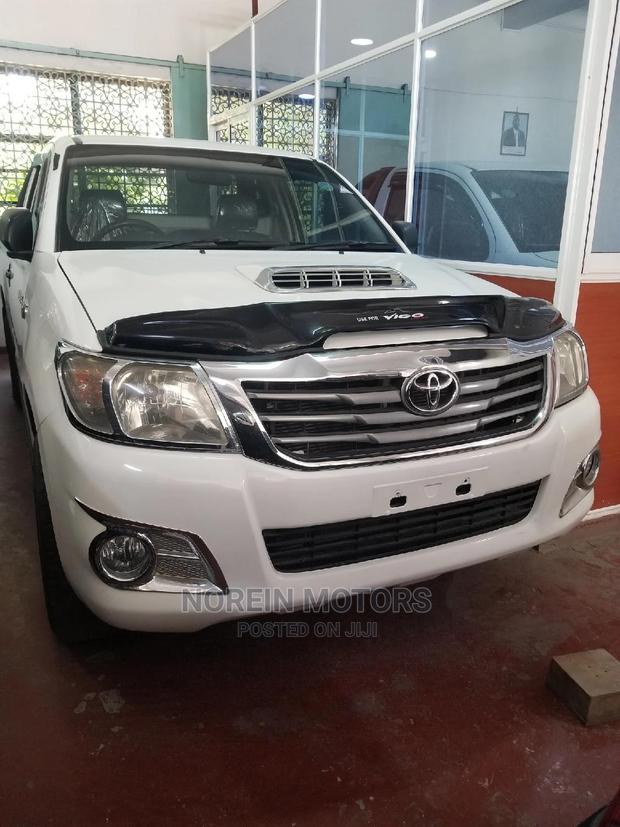 2016 Toyota Hilux - White Edition: Strength and Style
