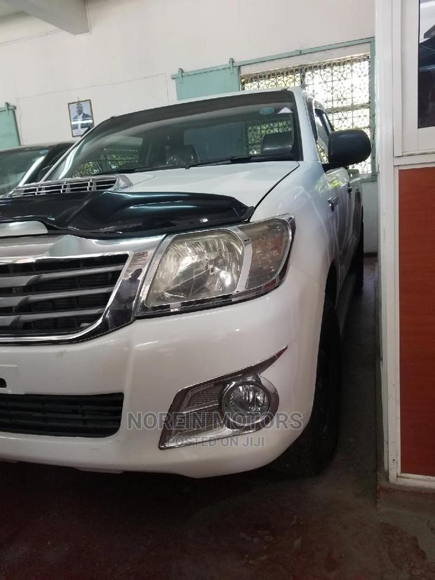2016 Toyota Hilux - White Edition: Strength and Style