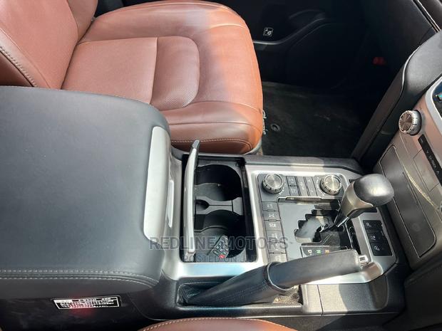 2016 Toyota Land Cruiser Prado - White, Standard Edition