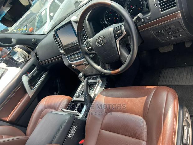 2016 Toyota Land Cruiser Prado - White, Standard Edition