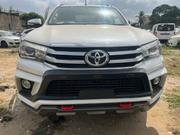 2016 Toyota Hilux with Pearl Package: A High-end Pickup Truck Experience for sale