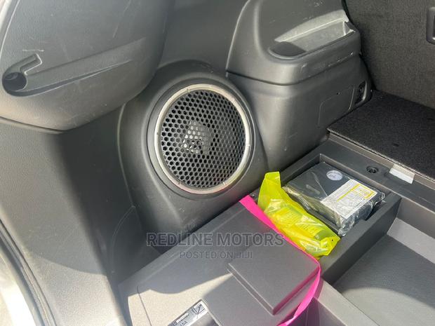 2016 Mitsubishi Outlander - Gray Exterior: Spacious, Reliable, and Attractive SUV