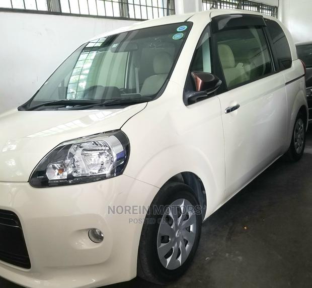 2015 Toyota Porte Pearl - Stylish Compact Vehicle for Sale