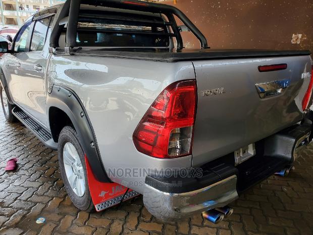 2016 Toyota Hilux Gray: Stylish & Robust Off-Road Vehicle
