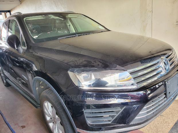 2015 Volkswagen Touareg Black: Luxury SUV for Sale