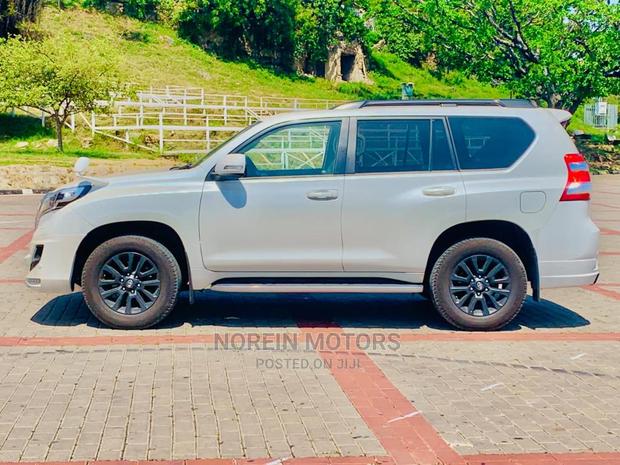 2016 Toyota Land Cruiser Prado White: The Perfect Balance of Power & Comfort