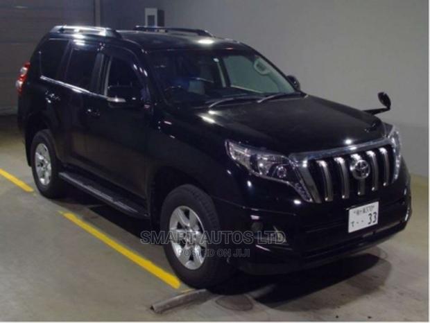 Black 2016 Toyota Land Cruiser Prado 2.7 VVT-i: Seamless Performance