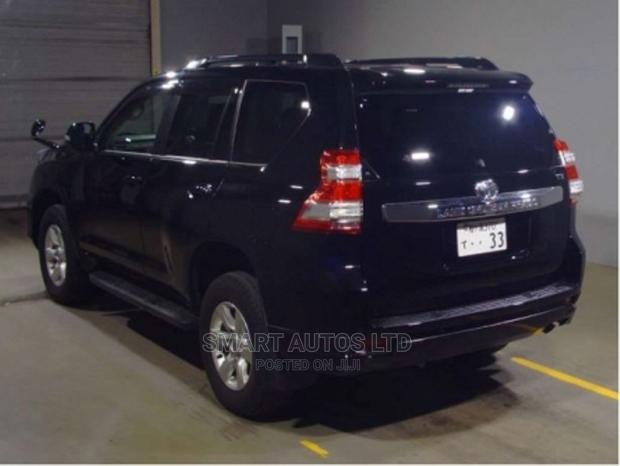 Black 2016 Toyota Land Cruiser Prado 2.7 VVT-i: Seamless Performance