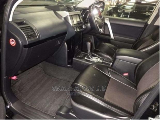 Black 2016 Toyota Land Cruiser Prado 2.7 VVT-i: Seamless Performance