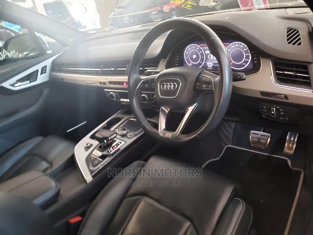 2017 Audi Q7 in Matt Black - Stylish SUV Offer