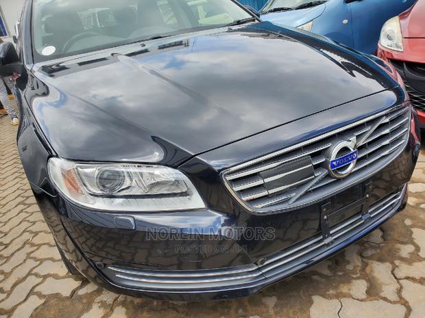 Matt Black Volvo V70 2015: Sophistication Redefined