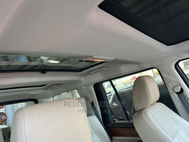 Gold 2016 Land Rover Discovery - High-End Off-Roading