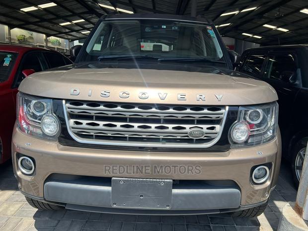 Gold 2016 Land Rover Discovery - High-End Off-Roading