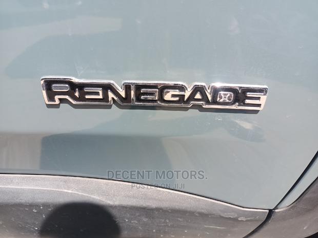 2016 Jeep Renegade: Compact SUV for the Outdoor Enthusiast