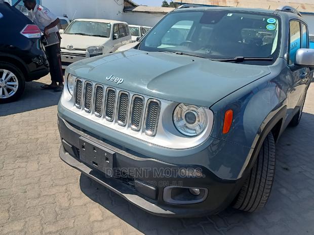 2016 Jeep Renegade: Compact SUV for the Outdoor Enthusiast