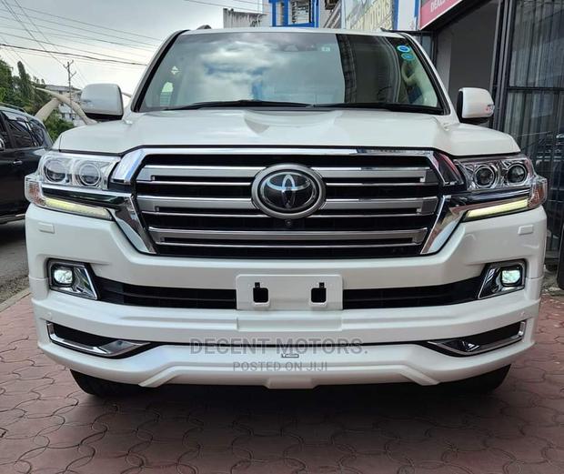2017 Toyota Land Cruiser V8 ZX - White - Used Car