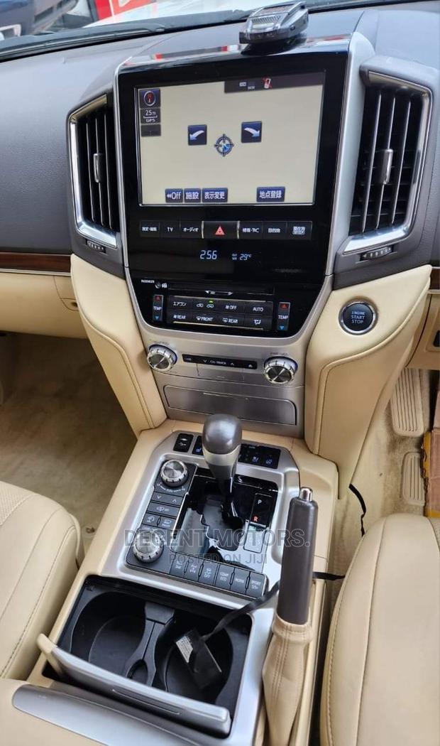 2017 Toyota Land Cruiser V8 ZX - White - Used Car