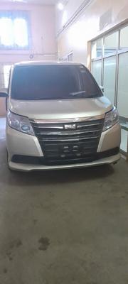 Used 2014 Toyota Noah Silver: Affordable Luxury MP for sale