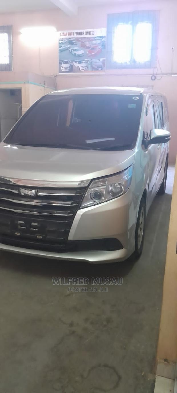 Used 2014 Toyota Noah Silver: Affordable Luxury MP