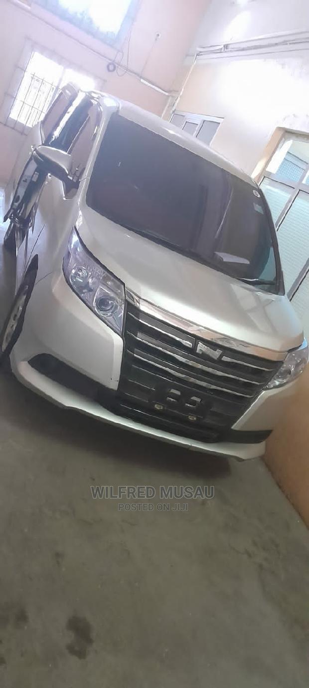 Used 2014 Toyota Noah Silver: Affordable Luxury MP