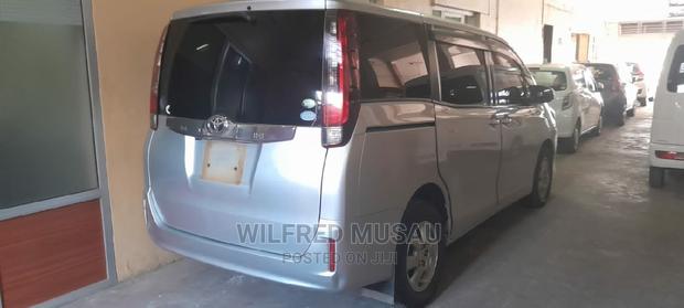 Used 2014 Toyota Noah Silver: Affordable Luxury MP