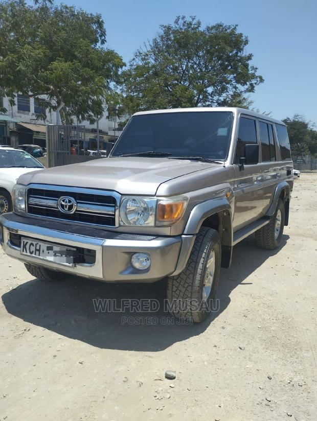2017 Toyota Land Cruiser Silver: Luxury Off-Roading at Its Best