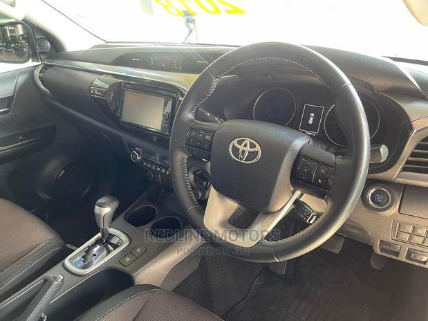 2018 Toyota Hilux Black - The Perfect Workhorse
