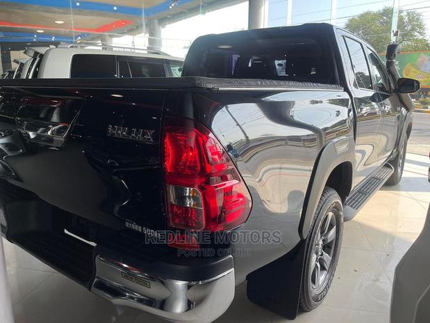 2018 Toyota Hilux Black - The Perfect Workhorse