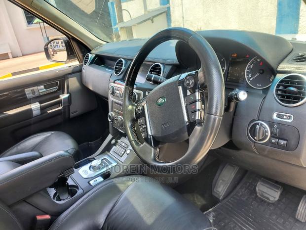 White Land Rover Discovery 2015 - Available Now