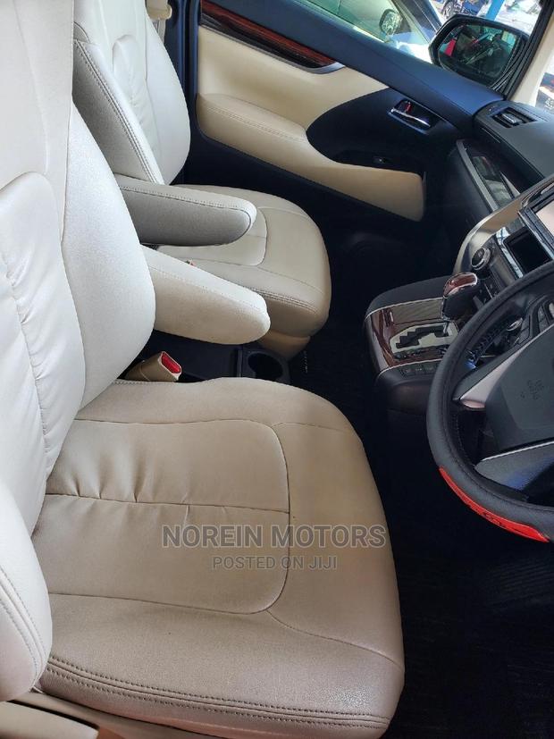 Pre-Owned 2016 Toyota Vellfire in Black: Spacious & Stylish