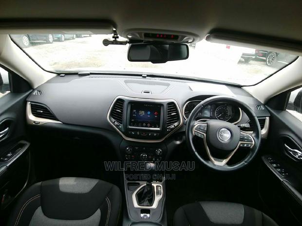 2015 Jeep Cherokee White - Pre-Owned SUV at Great Price