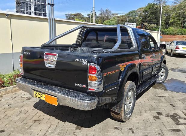 Black 2008 Toyota Hilux 4x4 SRX with 2.7 VVTi Engine