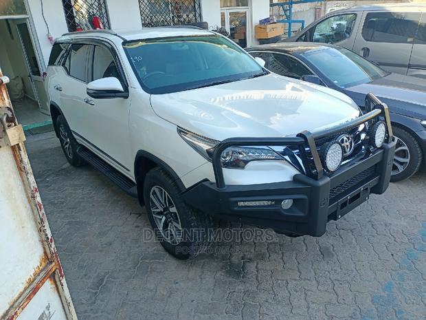 2017 Toyota Fortuner White - Midsize Diesel SUV