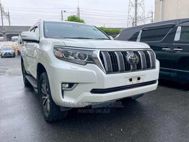 Used 2018 Toyota Land Cruiser Prado 3.0 190hp White - Powerful and Luxurious SUV