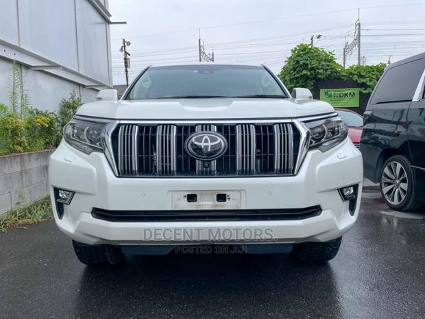 Used 2018 Toyota Land Cruiser Prado 3.0 190hp White - Powerful and Luxurious SUV