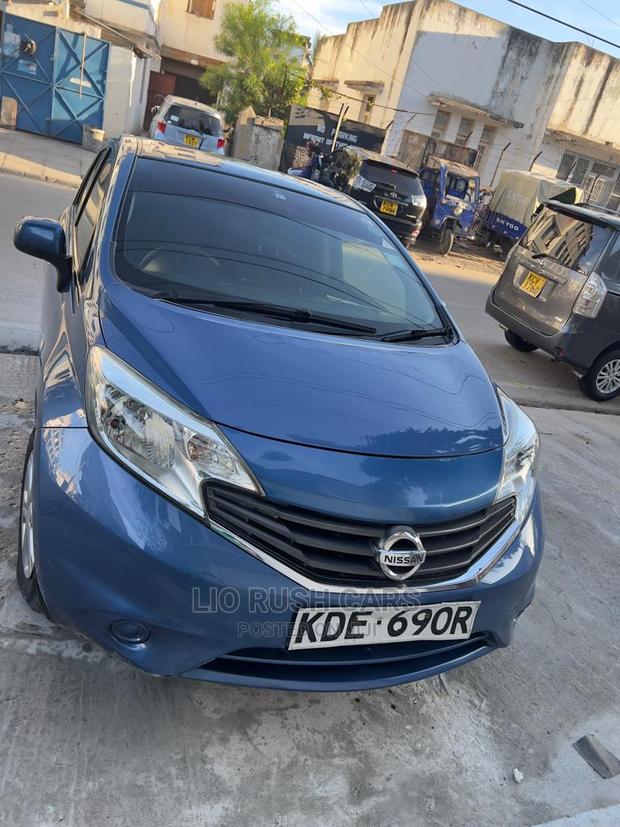 Blue Nissan Note 2015: Affordable & Efficient Compact Car