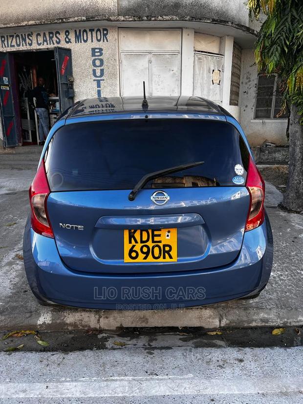 Blue Nissan Note 2015: Affordable & Efficient Compact Car