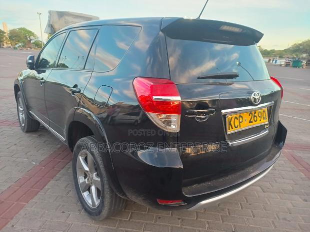 Toyota Vanguard 2012 Black