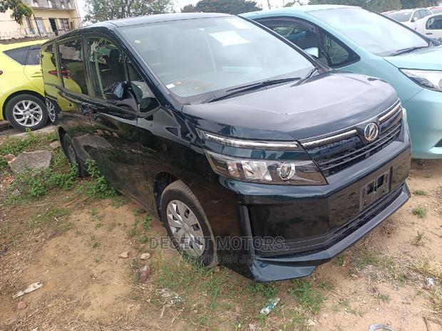 2017 Toyota Voxy Gray: Used Vehicle with Style