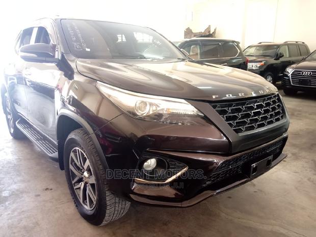 2016 Toyota Fortuner Brown - Used luxury SUV for sale