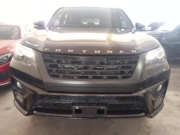2016 Toyota Fortuner Brown - Used luxury SUV for sale