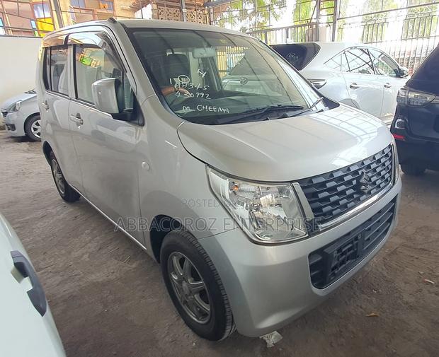 Suzuki Wagon 2016 Silver