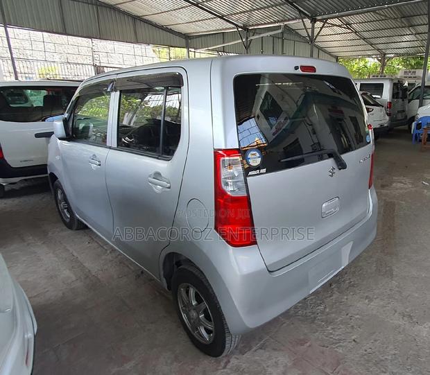 Suzuki Wagon 2016 Silver
