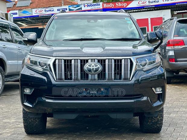 2017 Prado 2.8 Toyota Land Cruiser - Unmatched Performance