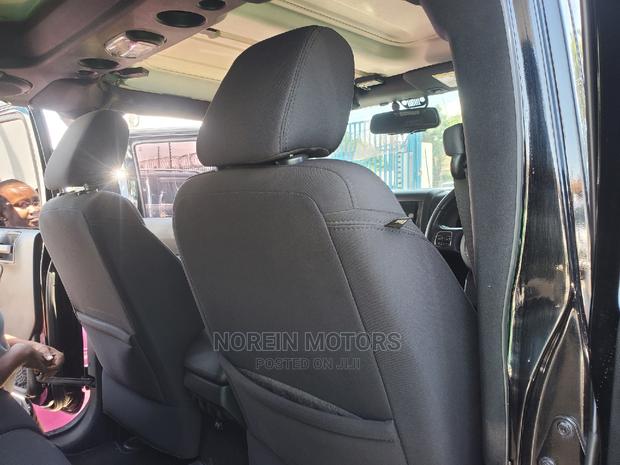 Gray Jeep Wrangler 2016 - Used Vehicle with Style