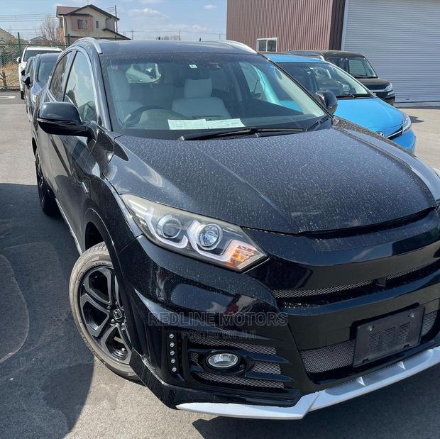 Honda Vezel 2016 1.5 Hybrid 4WD Black: Fuel-Efficient SUV